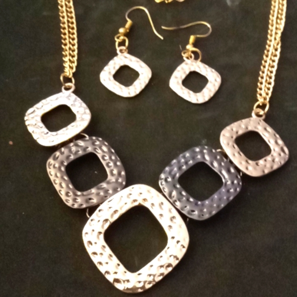 CHOCOLATE AND YELLOW GOLD DIAMOND AND SQUARE BIB NECKLACE / EARRINGS